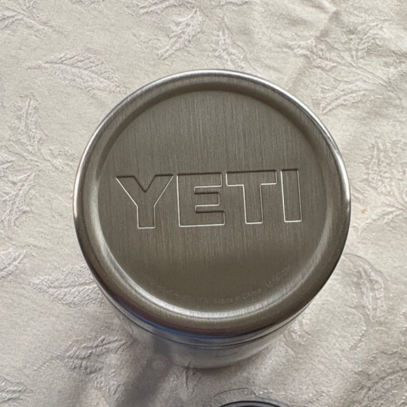 YETI Stainless Steel Tumbler 20 oz - Picture 6 of 7